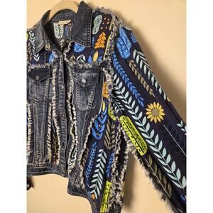 Adore Jean Jacket Sz M Floral Inserts Frayed Seams Feminine Western Fun & Fancy